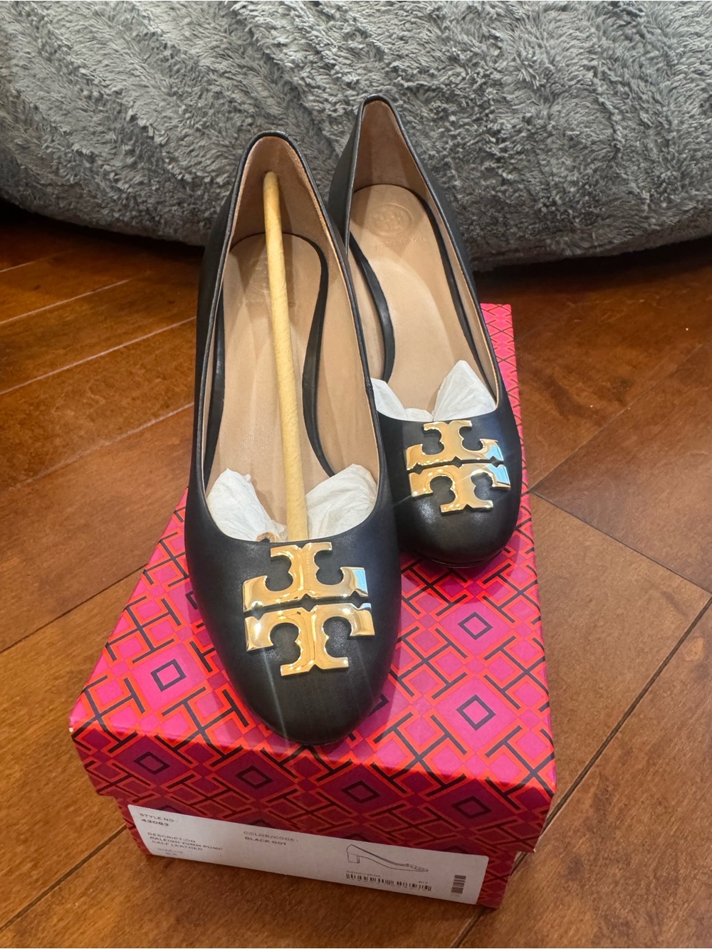 Tory Burch Black Leather Pumps with Gold Logo